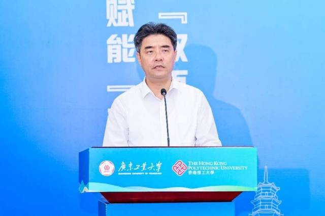 华体会体育官方网站党委书记胡钦太。